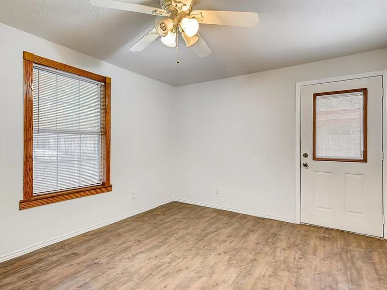 6203 Felix Ave — Photo 12