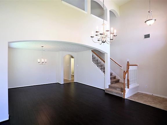 4th image of 18503 Bristol Point Ln