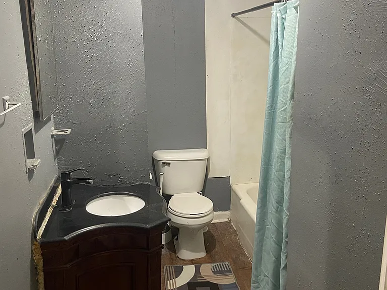 2926 Francis St — Photo 4