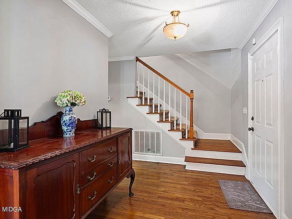 4th image of 3355 Ridge Ave