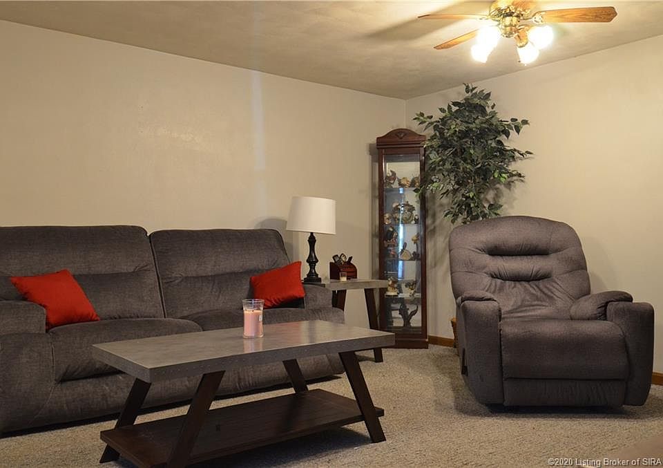 2nd image of 208 Spring Meadow Cir