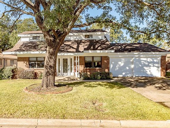 3rd image of 304 Opal St