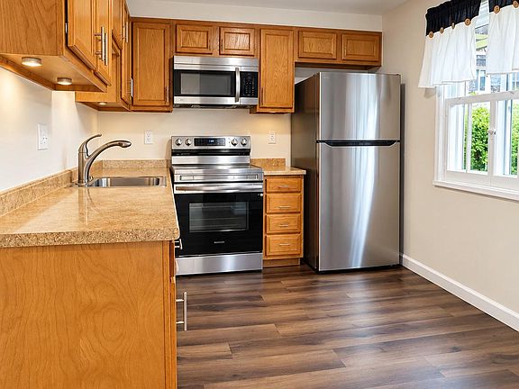 3rd image of 10420 Kardwright Ct