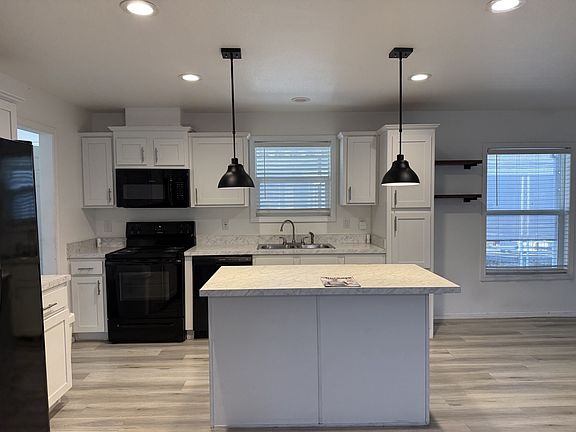 4th image of 2000 S Apache Rd Lot 252