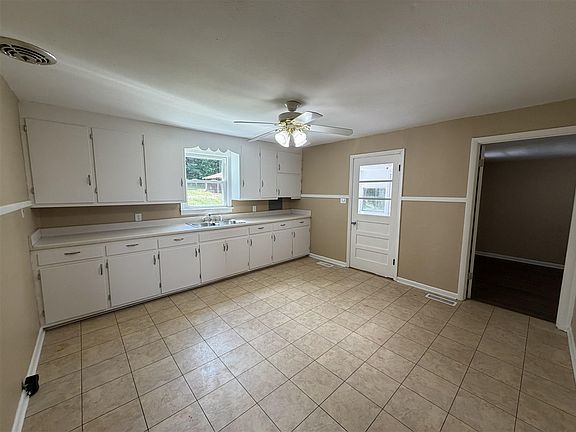 4th image of 7243 Plano Rd