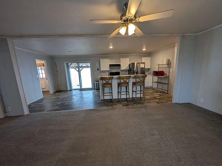 820 Crest Dr — Photo 23