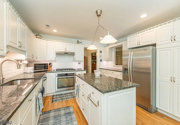 31 Cooper Ln — Photo 9