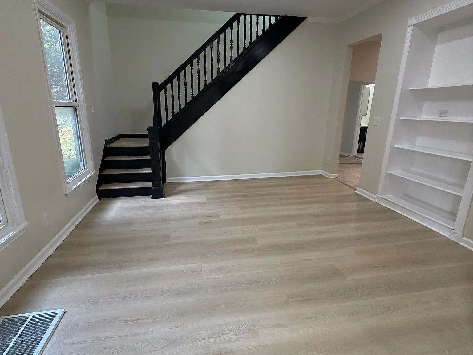 3 bed, 2.5 bath, 1800 sqft, $2,100 — Photo 4