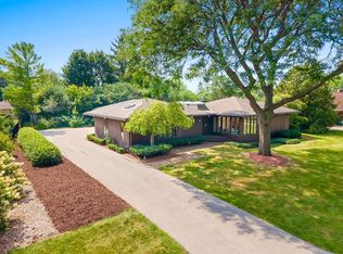 221 Rosemont Dr, Green Bay, WI 54301