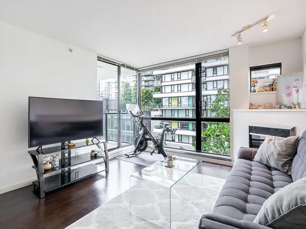 7831 Westminster Hwy #602, Richmond, BC V6X 4J4