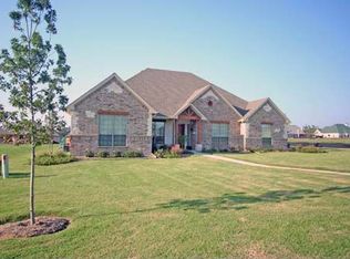 8250 Glenwick Dr, Waxahachie, TX 75167