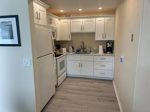 154 Windsor Dr #G Photo 1