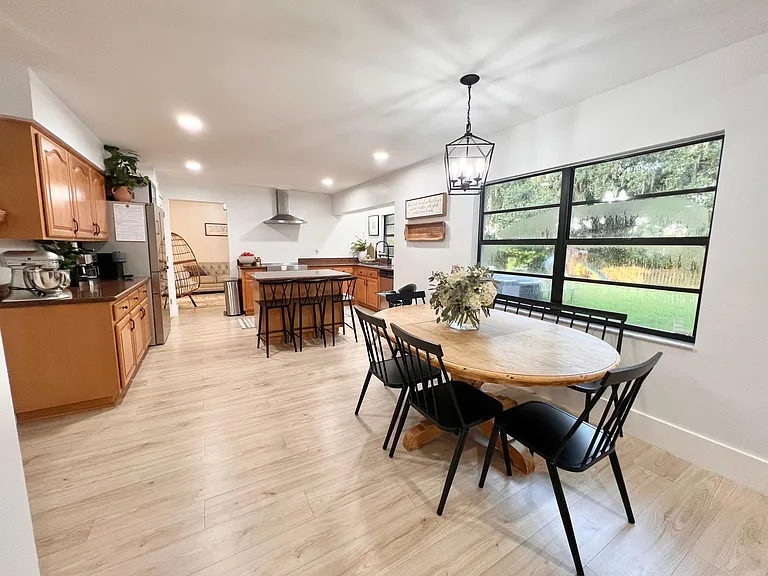 1352 Corner Oaks Dr — Photo 22