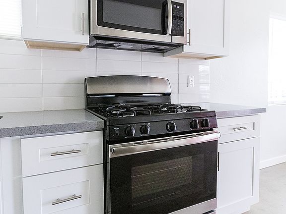 4th image of 320 W Highland Ave APT 3