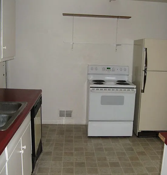 2233 W Parkhill Ave — Photo 24
