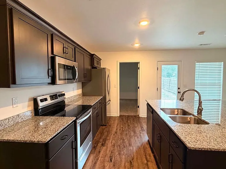 211 S Galena Ave — Photo 5