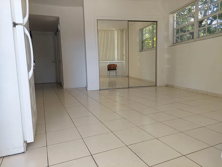 6484 Indian Creek Dr #123 — Photo 5