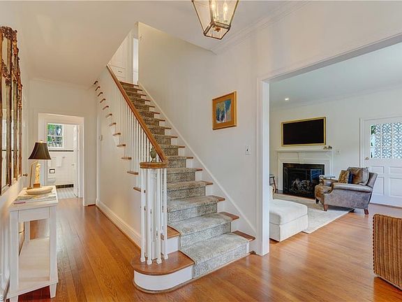 2nd image of 306 N Chapman St
