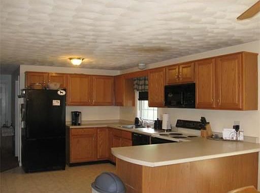 4th image of 15 Brittany Ln