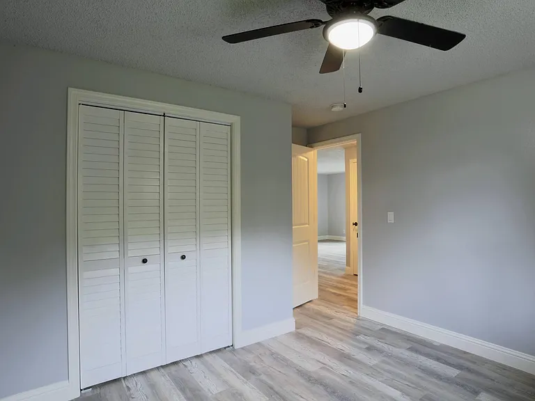 10404 Fruitland Ave E — Photo 6