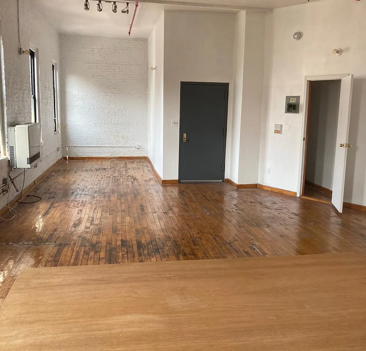2 bed, 900 sqft, $3,150 — Photo 3