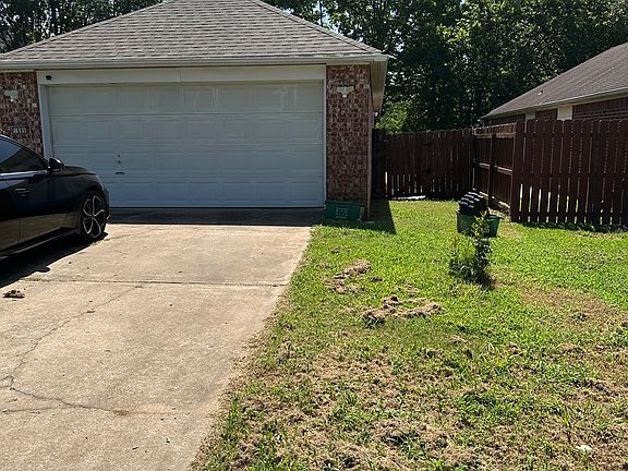 3rd image of 1886 N Pine Valley Dr