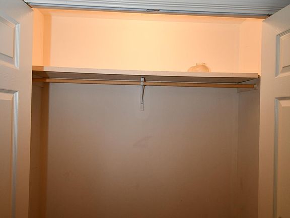 5th image of 604 Derouen St