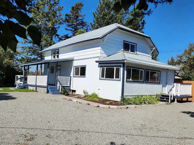 1110 Whitefish Stage — Photo 2