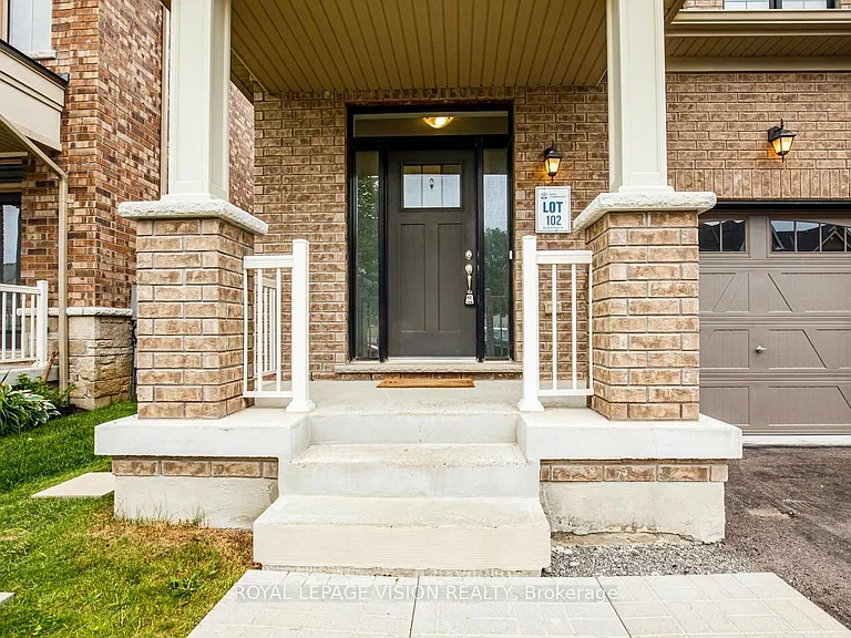 33 Bremner St #MAIN — Photo 4