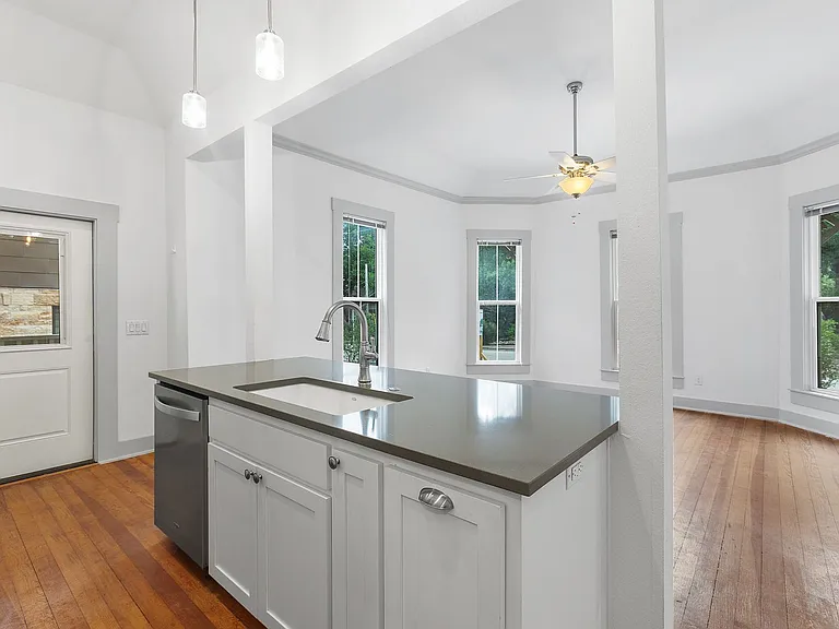 Modern Luxury in San Marcos' Premier Courtyard Community Now Leasing! — Photo 10