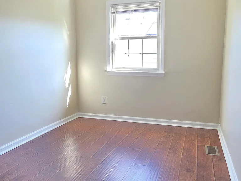 1387 Abbey Way — Photo 10
