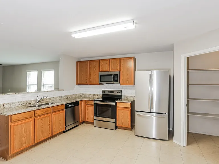 1453 Castle Ridge Rd — Photo 7