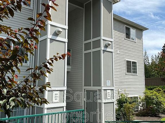 2nd image of 9525 NE 180th St APT 204