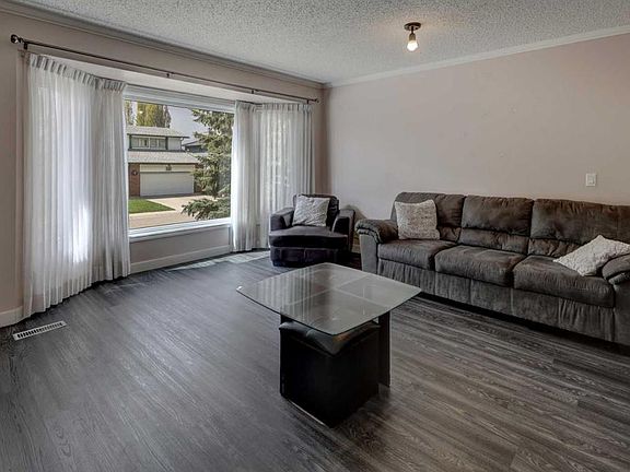 4th image of 36 W Hawksley Cres NW
