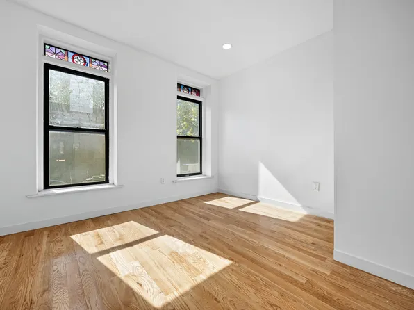 827 Putnam Avenue image 1 of 12