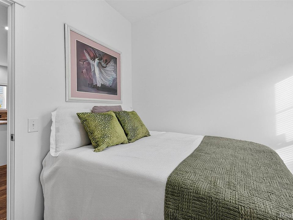 7559 Packard Ave, photo 8