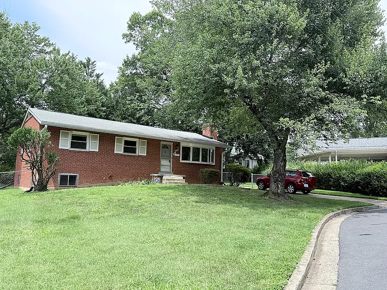 503 Gibson Dr SW — Photo 2