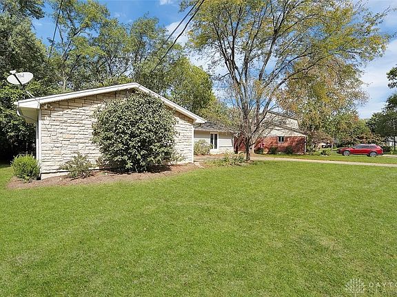 2nd image of 1947 Gainsborough Ln