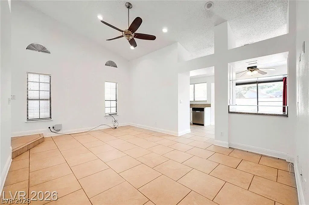3 bed, 2.0 bath, 1443 sqft, $1,995 — Photo 4