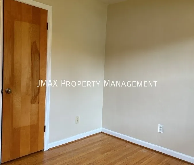 5240 Springlawn Ave — Photo 9