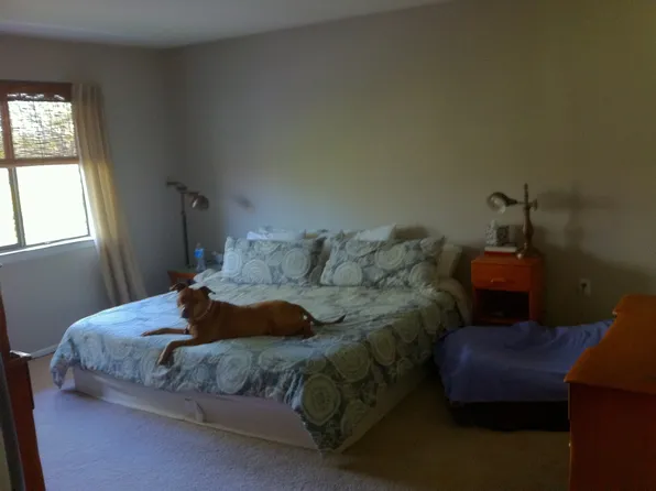 1590 Alta Dr, Whitehall, PA 18052