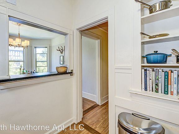 4th image of 349 16th Ave E #3810577