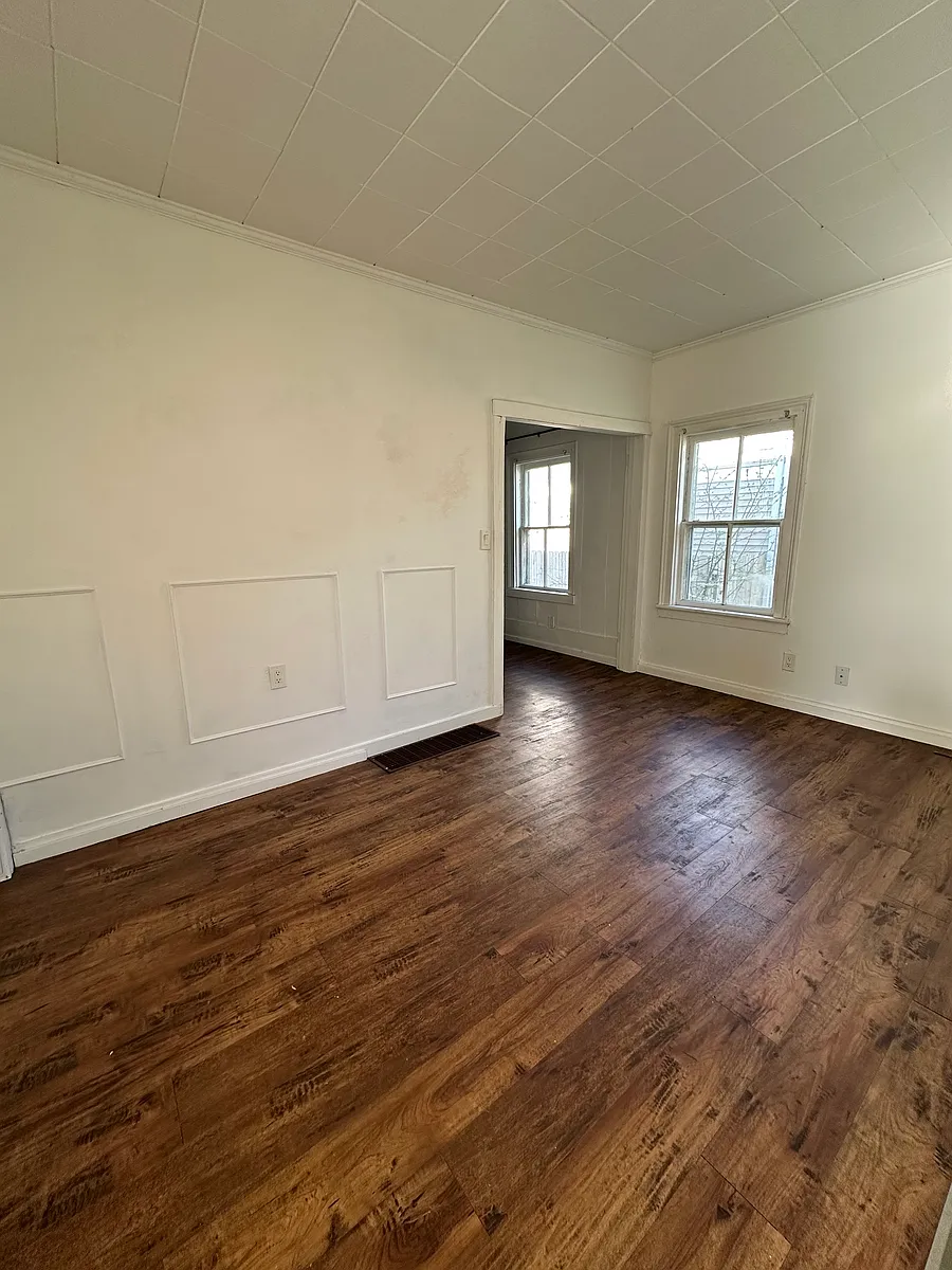 Building Photo - 308 E Pacific St #1