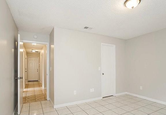 4th image of 1336 Hornbeam St
