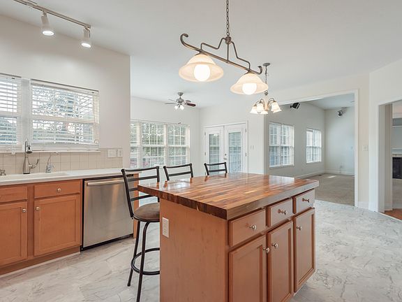 4th image of 7127 Presidential Ln