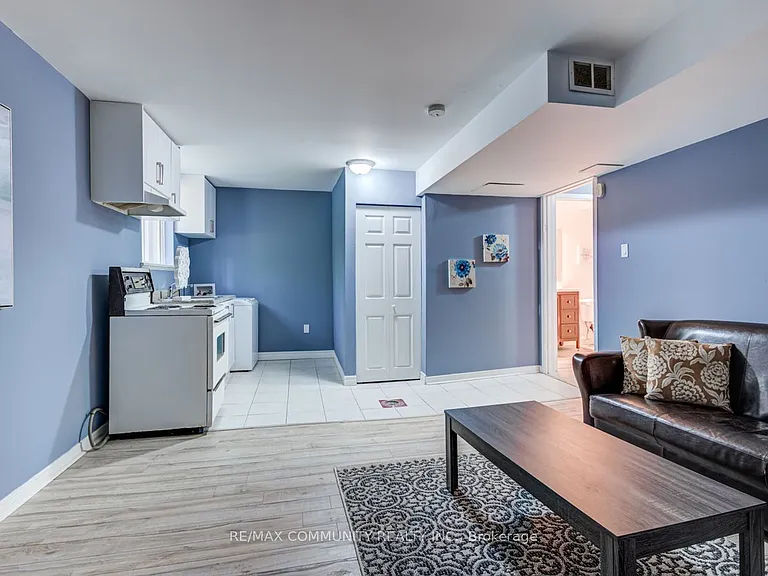 12 Moonbeam Grv #LOWER LEVEL — Photo 8