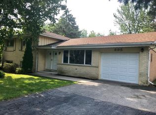 895 E Zinnia Ln, Palatine, IL 60074
