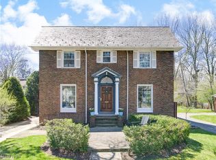 2722 Scarborough Rd, Cleveland Heights, OH