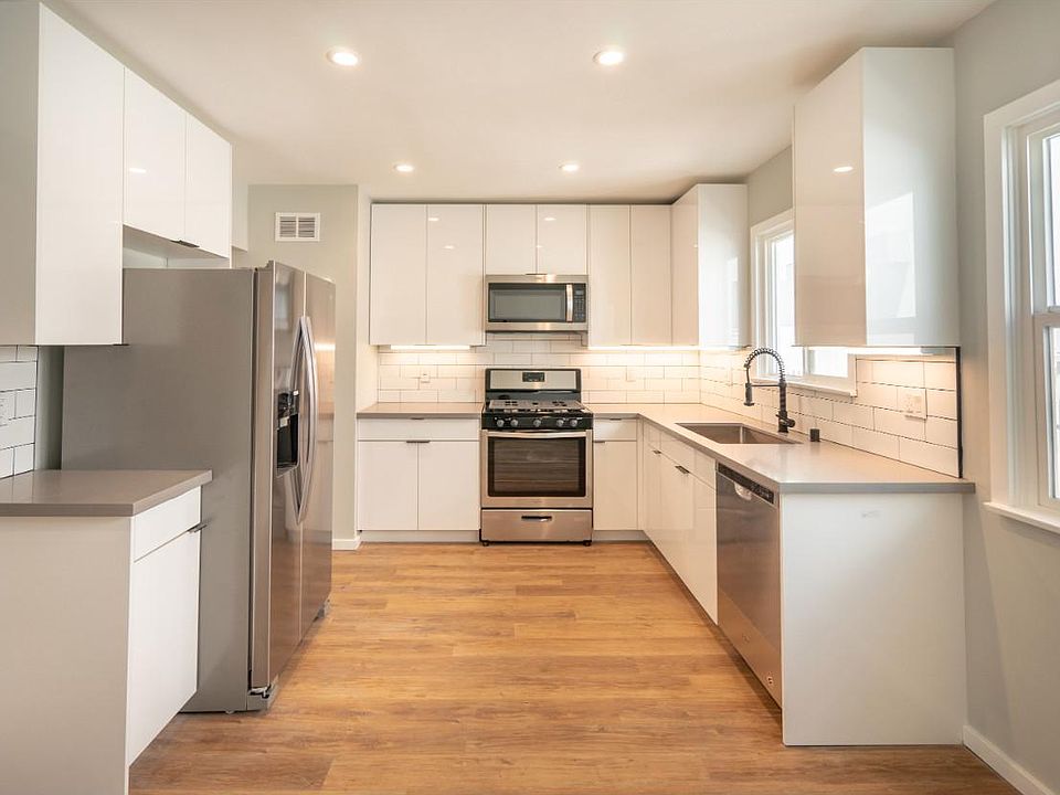 1st image of 208 S Harvard Blvd #6A