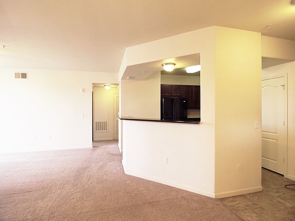 4th image of 1900 Danbrook Dr Unit 1012